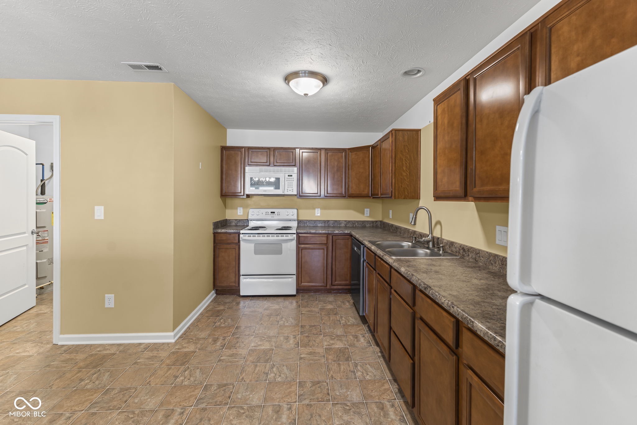 6520 Emerald Ridge Court Indianapolis, IN 46221 - Photo 9 of 27