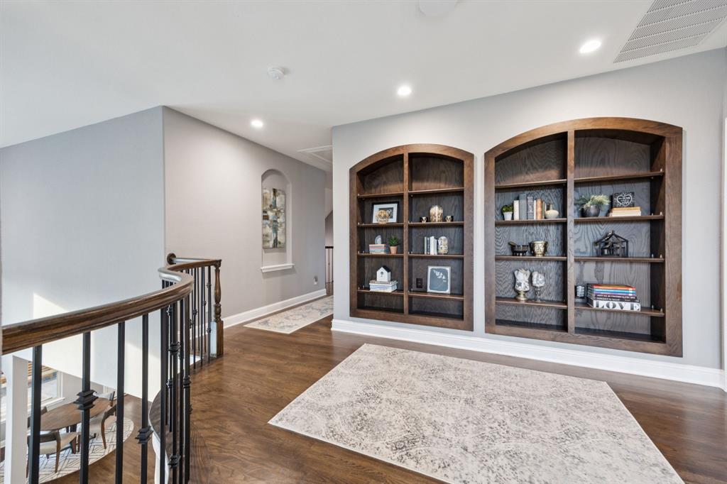 7121 Calypso Lane Frisco, TX 75036 - Photo 24 of 40 a view of an entryway with a rug