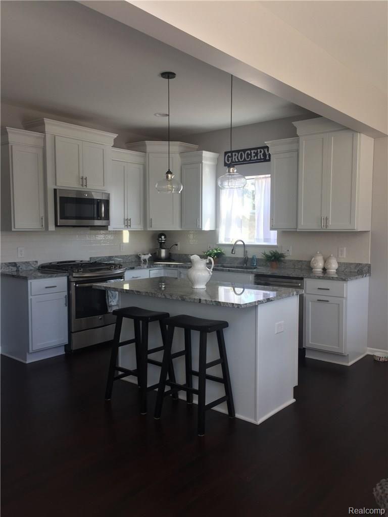 5029 Fisher Road Howell, MI 48855 - Photo 2 of 15 2.jpeg