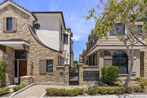 $2,875,000 | 718 Silver Street, La Jolla, CA 92037