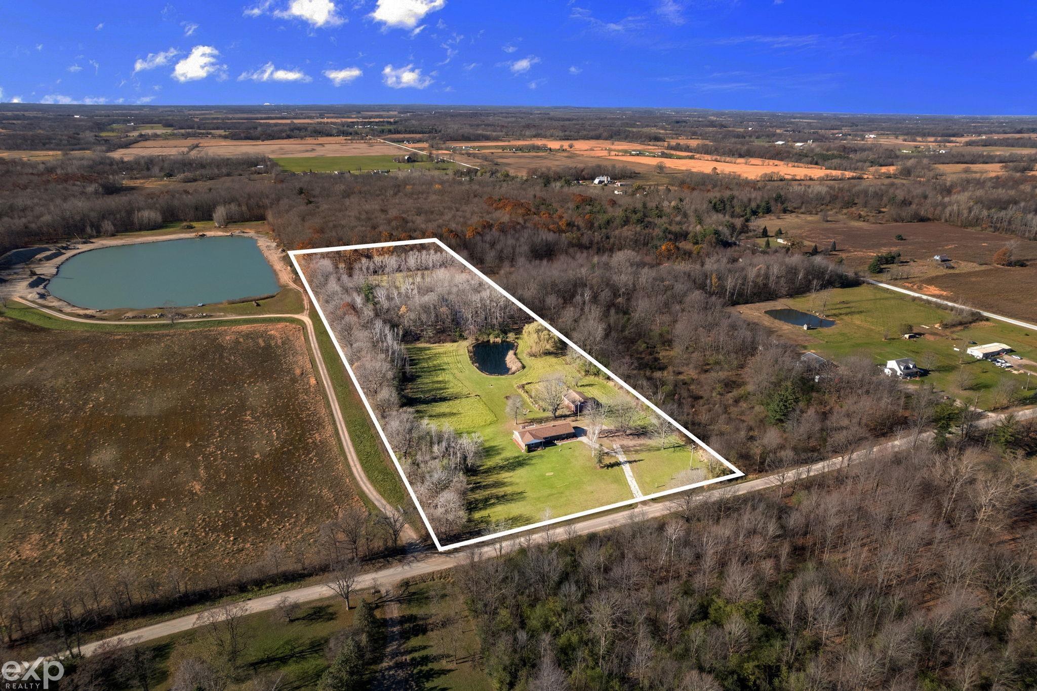 6401 Welch Road Yale, MI 48097 - Photo 3 of 44 50128147-2.JPG