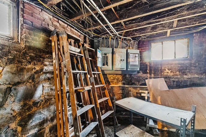 42 Roberts Road, Unit 1 Cambridge, MA 02138 - Photo 32 of 36 Gallery Image 32