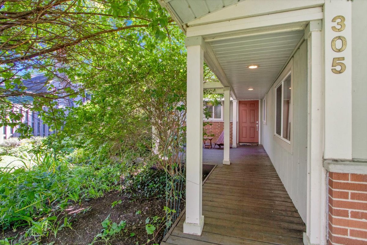 305 Dunbar Road Mundelein, IL 60060 - Photo 5 of 39 Gallery Image 5