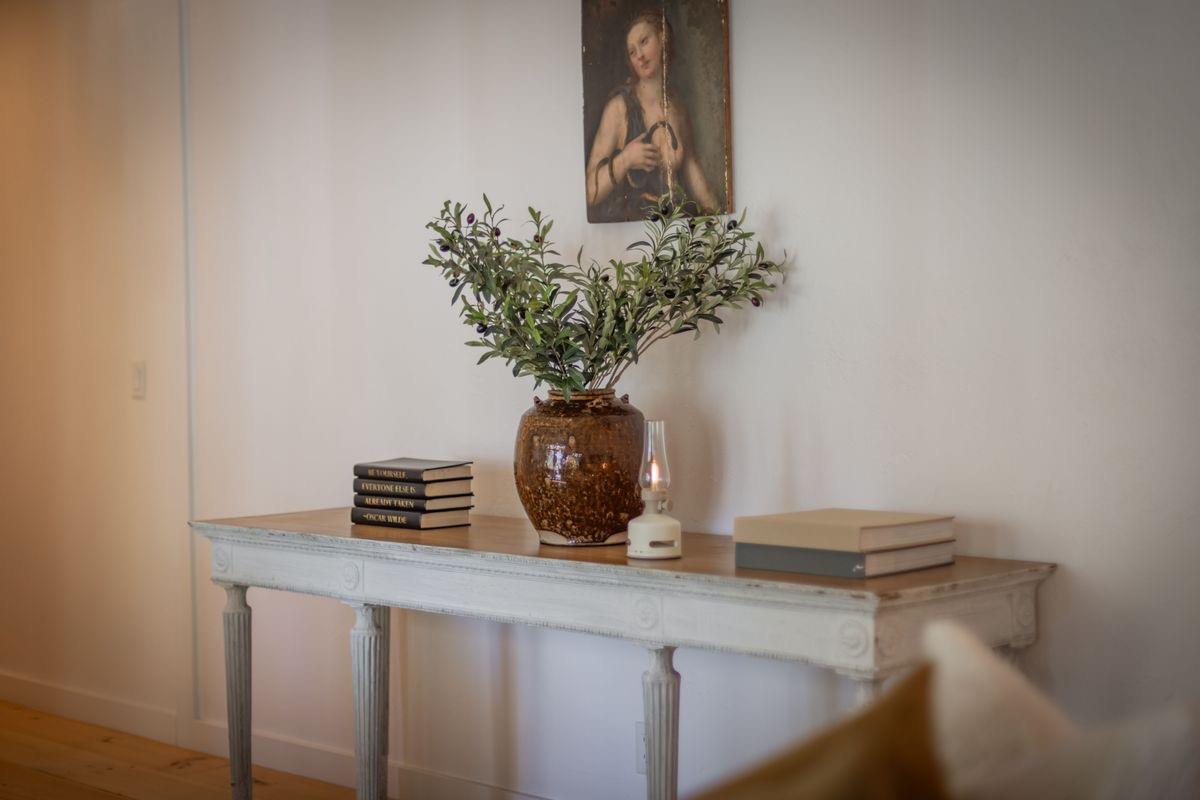 930 Fairview Road Ojai, CA 93023 - Photo 12 of 30 a vase of flowers sitting on a table