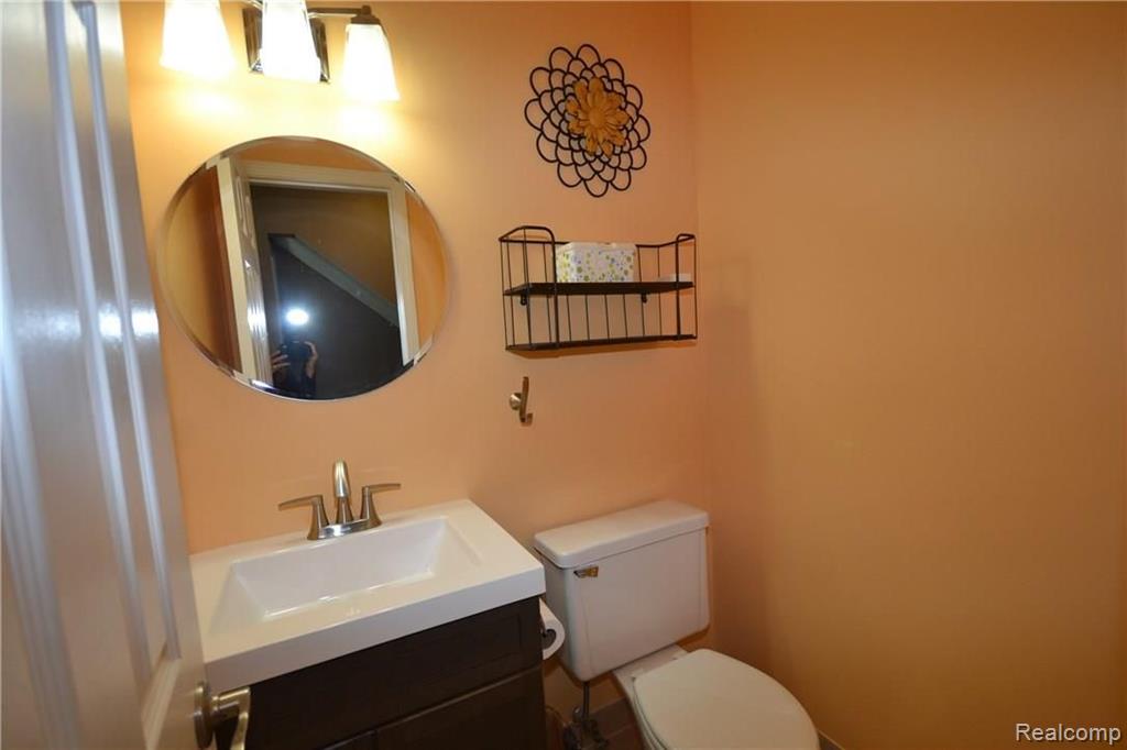 35870 Fredericksburg Road Farmington Hills, MI 48331 - Photo 21 of 45