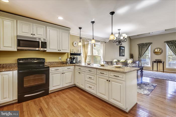 13805 Ranch Place North Potomac, MD 20878 - Photo 12 of 33 Designer's touch kitchen.