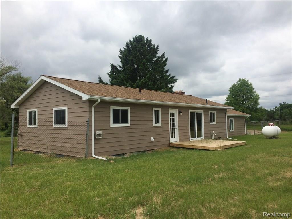 2921 Middle Road Highland, MI 48357 - Photo 25 of 25 Back of the home