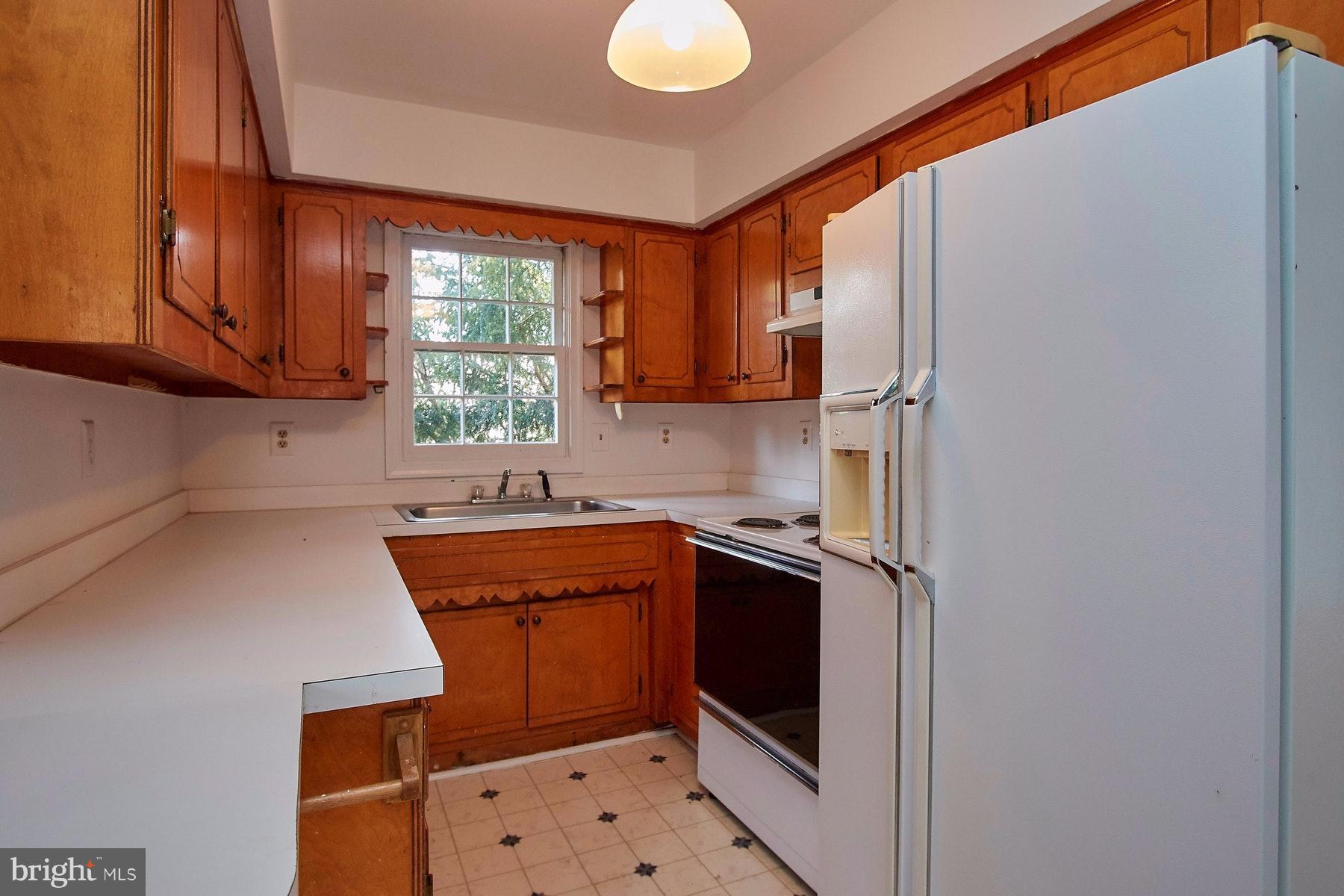 39385 Lime Kiln Road Leesburg, VA 20175 - Photo 16 of 30 Tenant Kitchen