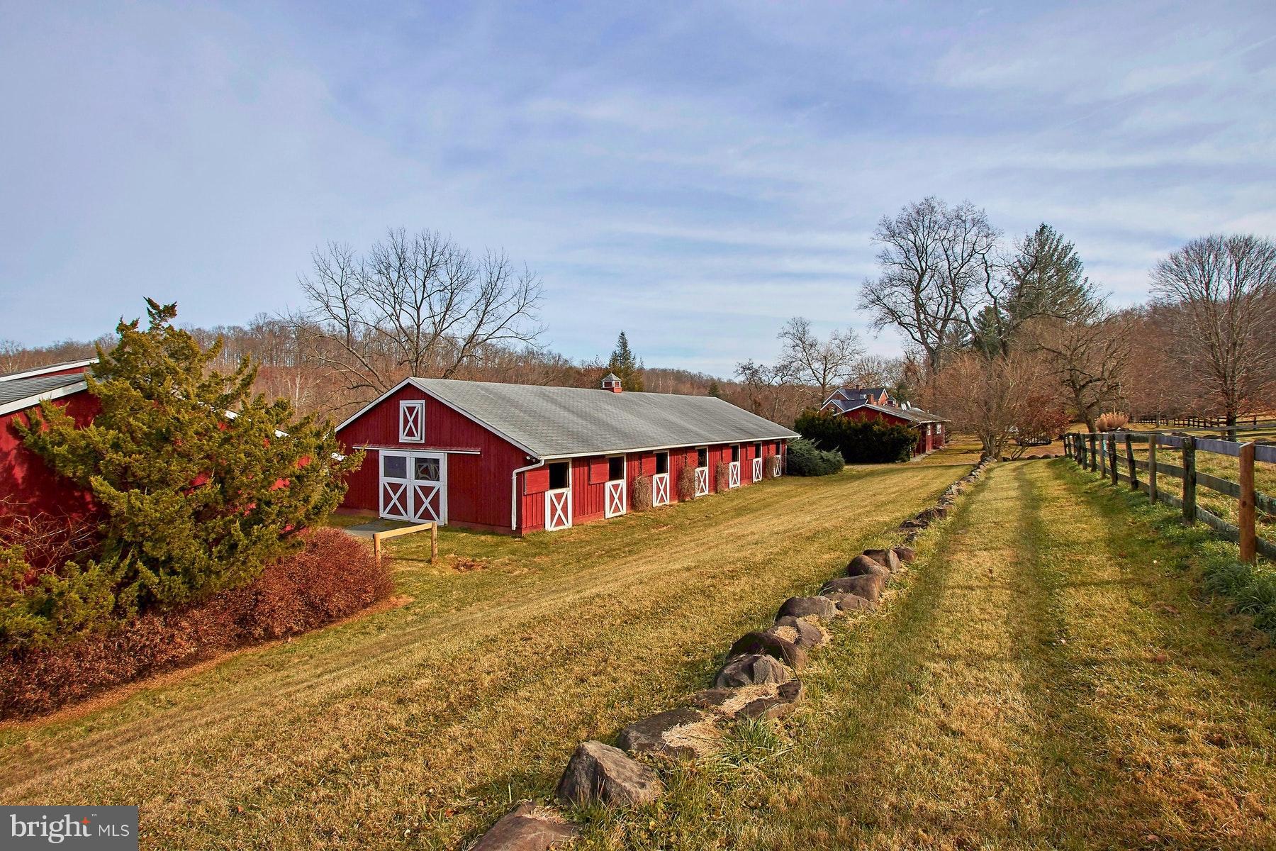 39385 Lime Kiln Road Leesburg, VA 20175 - Photo 22 of 30 barn