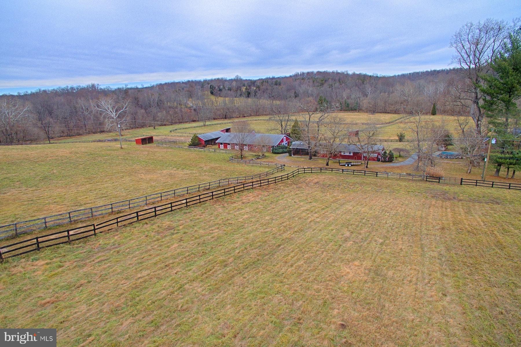 39385 Lime Kiln Road Leesburg, VA 20175 - Photo 29 of 30 Exterior (Rear)