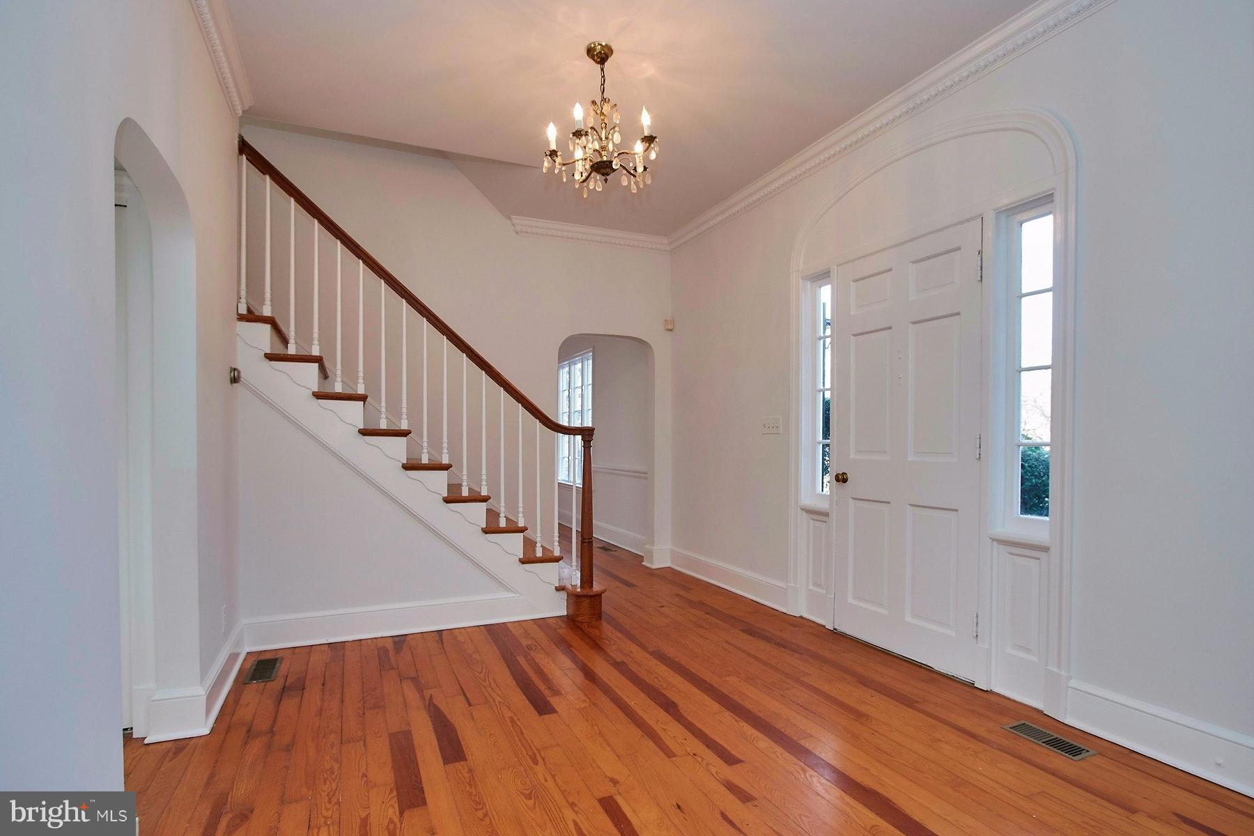 39385 Lime Kiln Road Leesburg, VA 20175 - Photo 4 of 30 Foyer