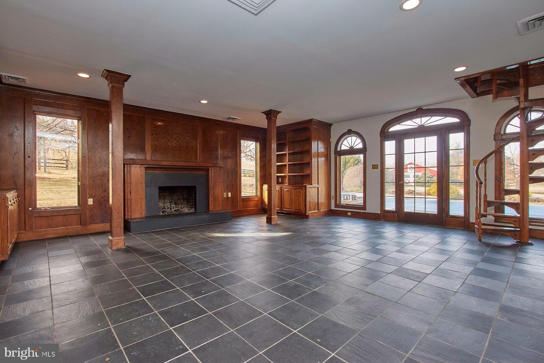 39385 Lime Kiln Road Leesburg, VA 20175 - Photo 9 of 30 Family Room