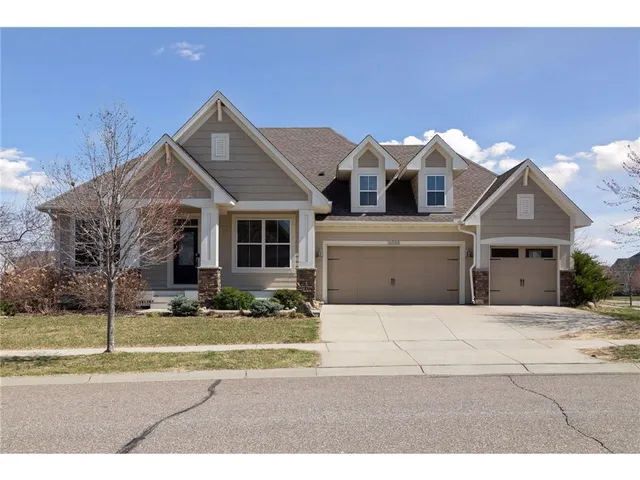 $3,850 | 16588 East Lake Drive, Lakeville, MN 55044
