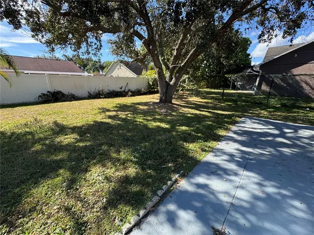 $2,400 | 14940 Day Lily Court, Orlando, FL 32824