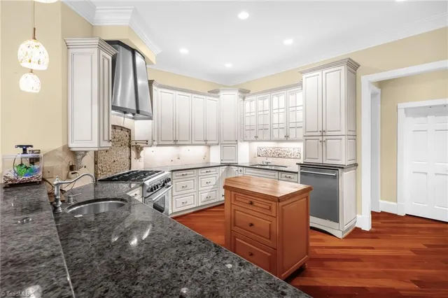 $1,390,000 | 141 Wellsprings Court, Pfafftown, NC 27040