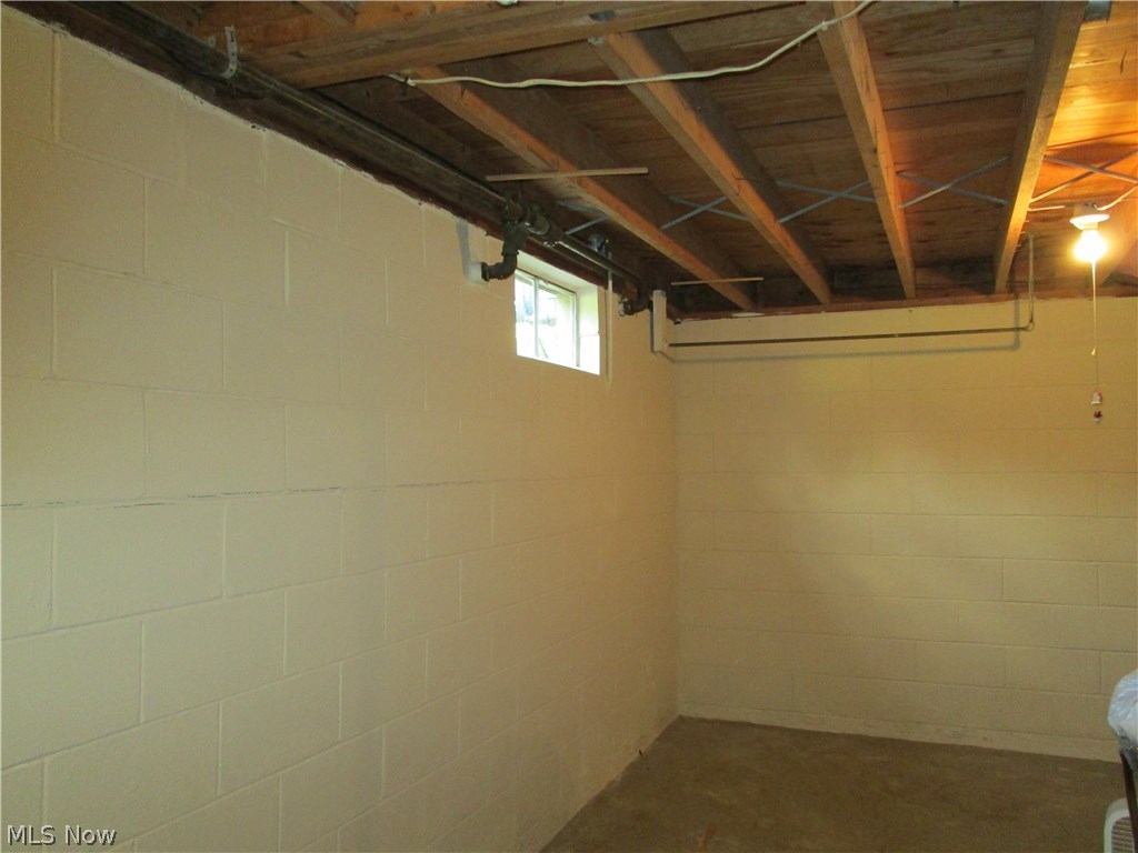 65121 Mathews Road Cambridge, OH 43725 - Photo 24 of 35