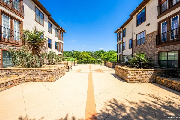 $2,000 | 7342 Oak Manor Drive, Unit 3307, San Antonio, TX 78229