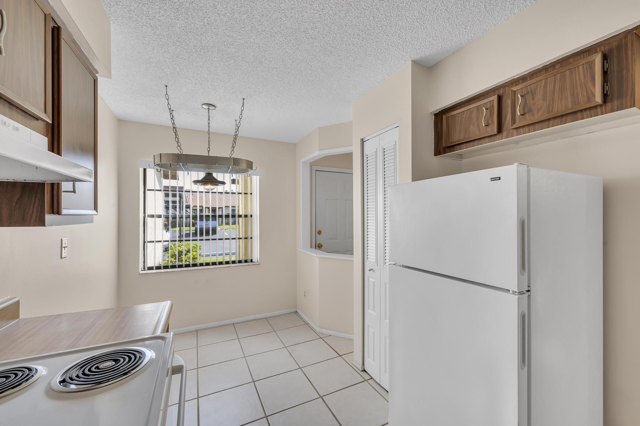 6010 Indrio Road, Unit D6 Fort Pierce, FL 34951 - Photo 5 of 37 B451F5D6-8D06-4BE1-A267-48EFE893F339