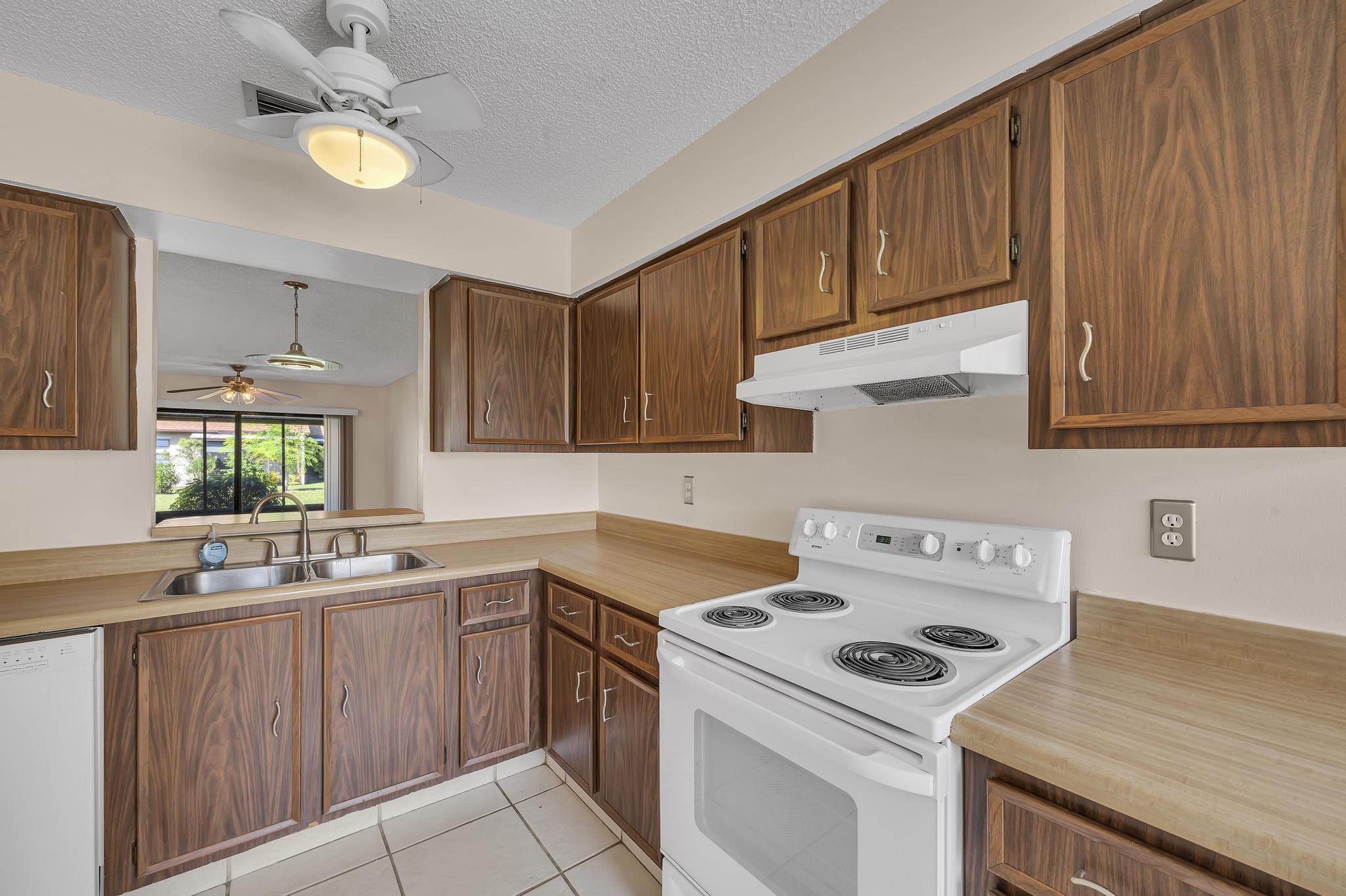 6010 Indrio Road, Unit D6 Fort Pierce, FL 34951 - Photo 6 of 37 EB1CA243-1DDD-4E1D-A84F-10514353075F