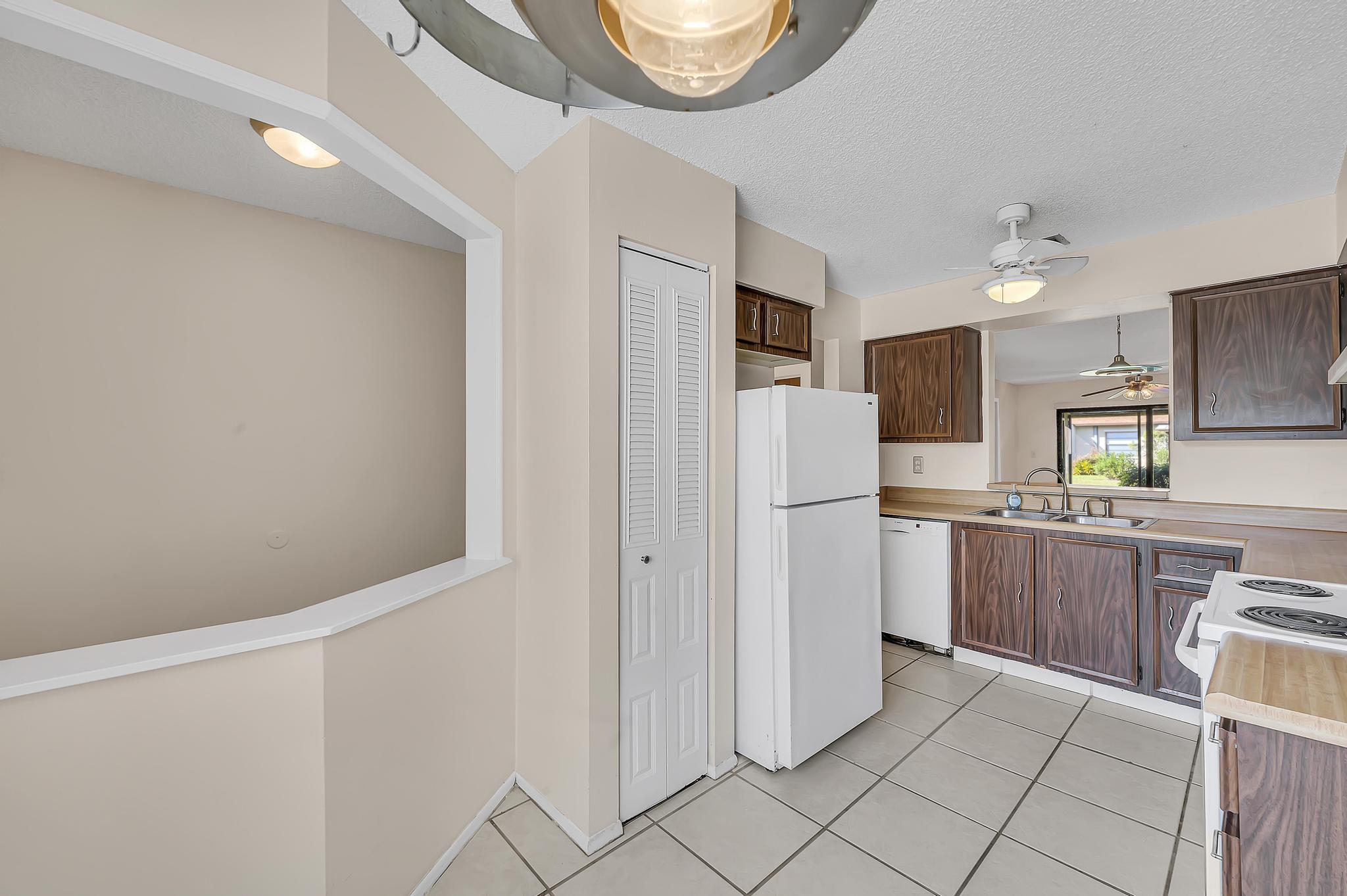 6010 Indrio Road, Unit D6 Fort Pierce, FL 34951 - Photo 7 of 37 555249F4-E6A4-424A-9C6F-616D0A4A0C1A