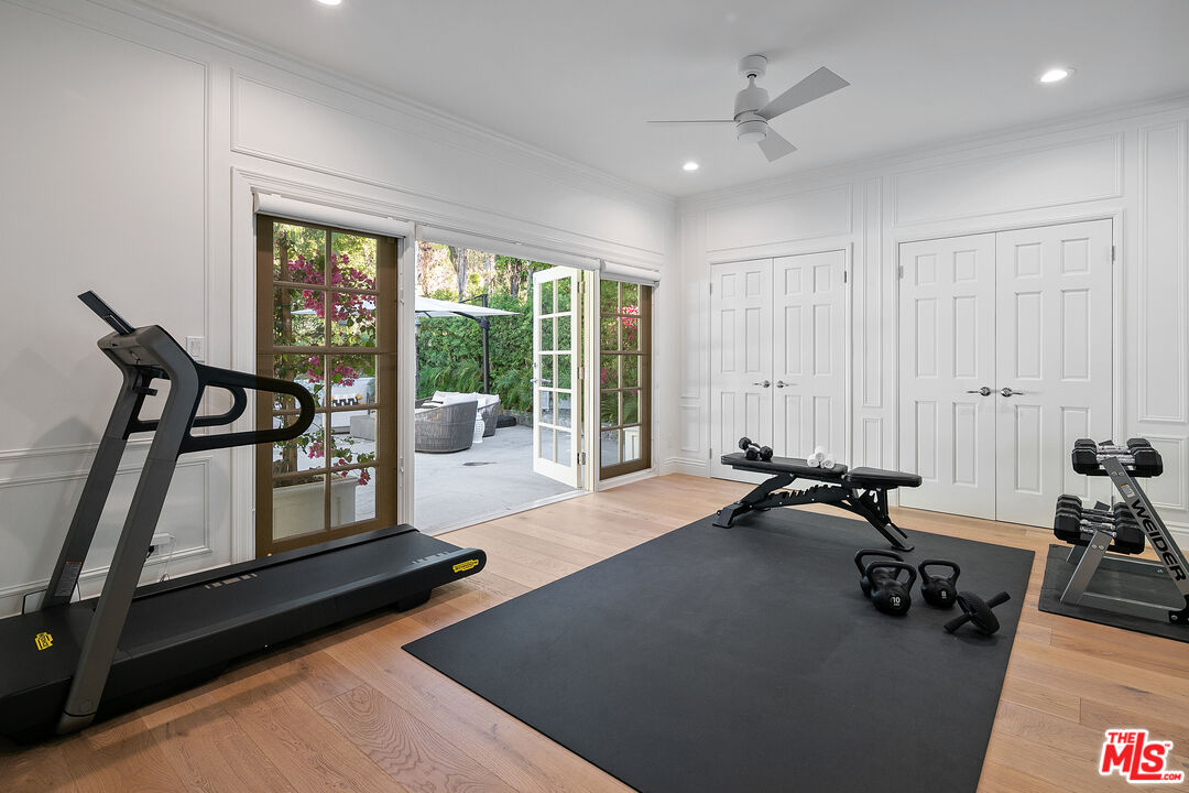 3228 Berry Drive Studio City, CA 91604 - Photo 19 of 40 a view of a room with gym equipment