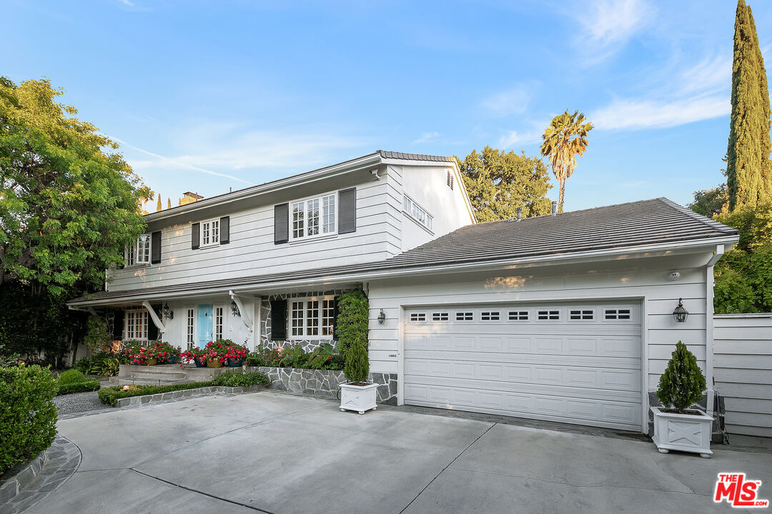 3228 Berry Drive Studio City, CA 91604 - Photo 4 of 40