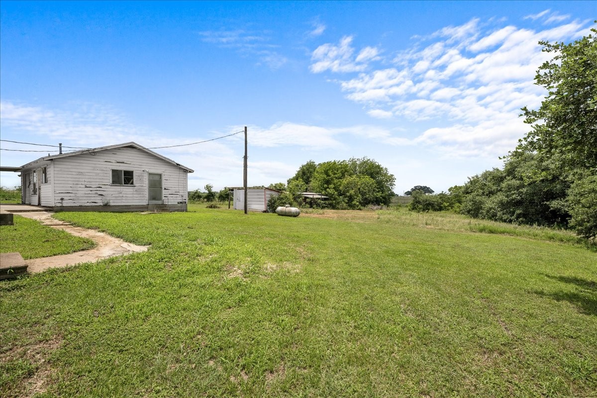4228 Fm 390 Road West Burton, TX 77835 - Photo 23 of 25
