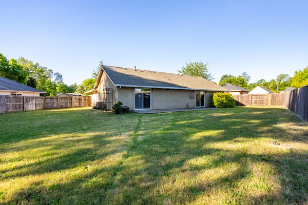 $380,000 | 2762 Citrine Avenue, Redding, CA 96001