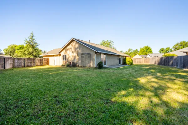 $380,000 | 2762 Citrine Avenue, Redding, CA 96001