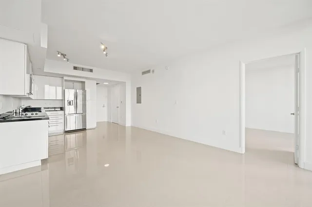 $429,000 | 92 Southwest 3rd Street, Unit 1807, Miami, FL 33130