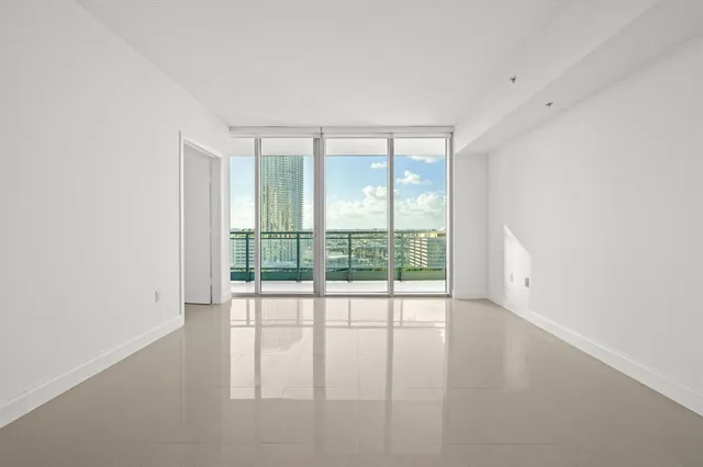 $429,000 | 92 Southwest 3rd Street, Unit 1807, Miami, FL 33130