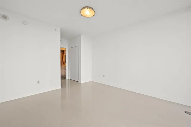 $429,000 | 92 Southwest 3rd Street, Unit 1807, Miami, FL 33130