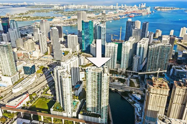 $429,000 | 92 Southwest 3rd Street, Unit 1807, Miami, FL 33130