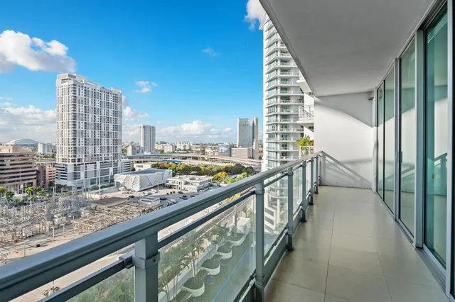 $429,000 | 92 Southwest 3rd Street, Unit 1807, Miami, FL 33130
