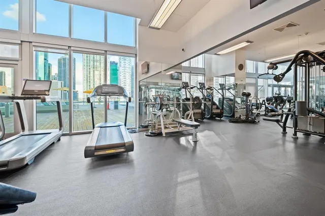 $429,000 | 92 Southwest 3rd Street, Unit 1807, Miami, FL 33130