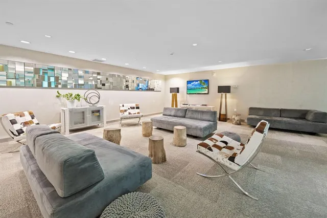 $429,000 | 92 Southwest 3rd Street, Unit 1807, Miami, FL 33130