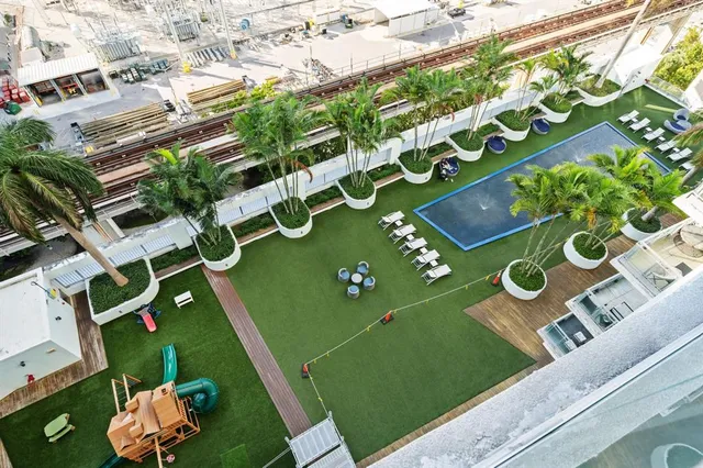 $429,000 | 92 Southwest 3rd Street, Unit 1807, Miami, FL 33130