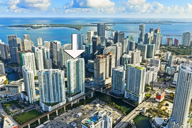 $429,000 | 92 Southwest 3rd Street, Unit 1807, Miami, FL 33130