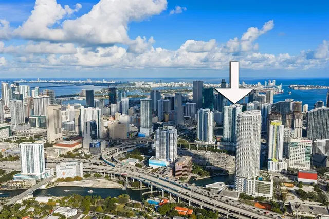 $429,000 | 92 Southwest 3rd Street, Unit 1807, Miami, FL 33130