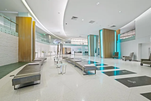 $429,000 | 92 Southwest 3rd Street, Unit 1807, Miami, FL 33130