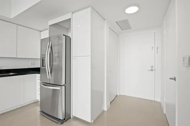 $429,000 | 92 Southwest 3rd Street, Unit 1807, Miami, FL 33130