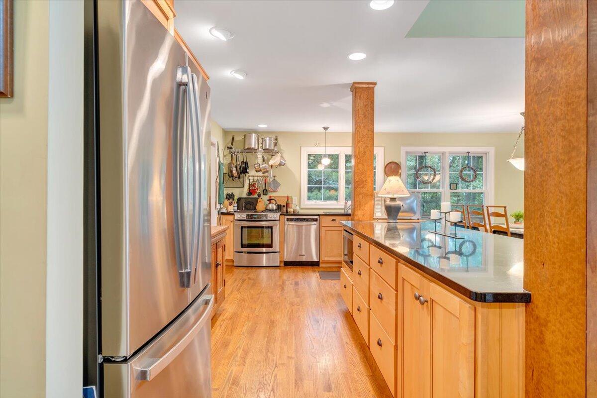 932 Clear Pointe Run Lynch Station, VA 24571 - Photo 25 of 154 Kitchen