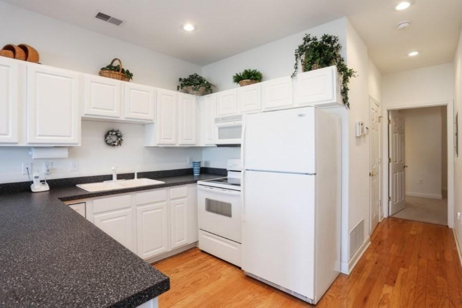 4144 Ridge Road, Unit 24 Stevensville, MI 49127 - Photo 7 of 14 7