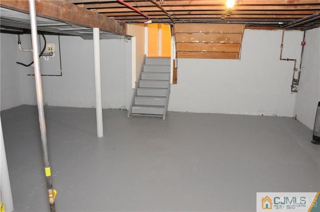 385 Gerry Road North Brunswick, NJ 08902 - Photo 19 of 20 Gallery Image 19