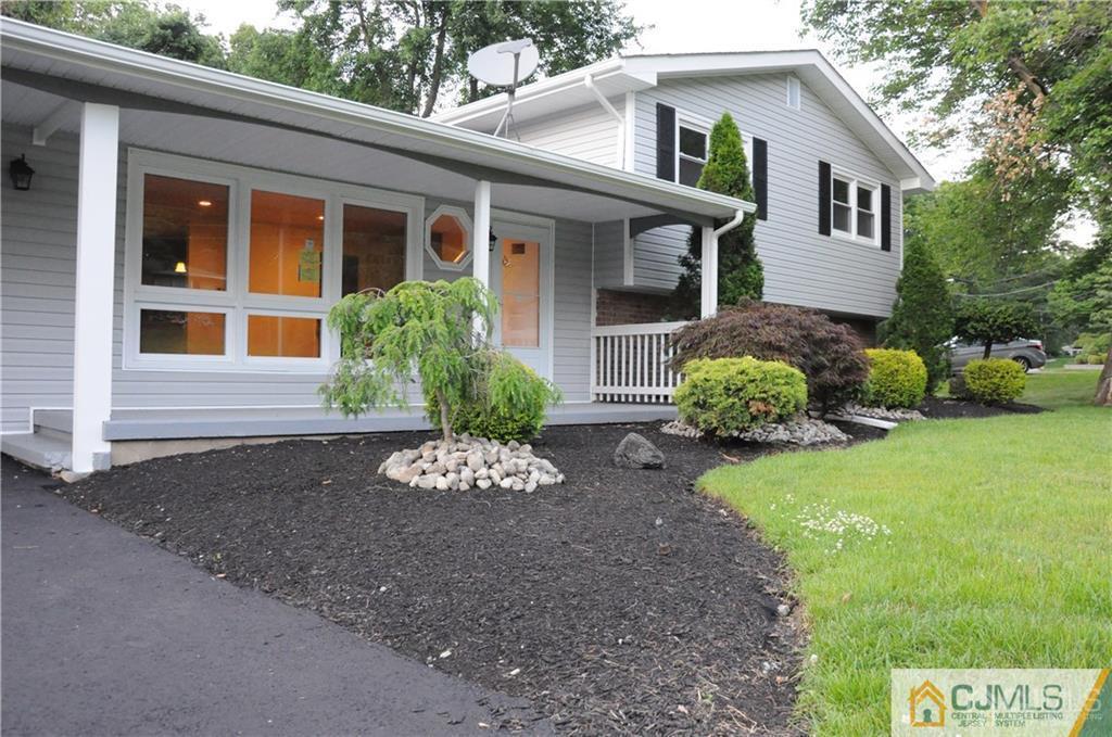 385 Gerry Road North Brunswick, NJ 08902 - Photo 3 of 20 Gallery Image 3