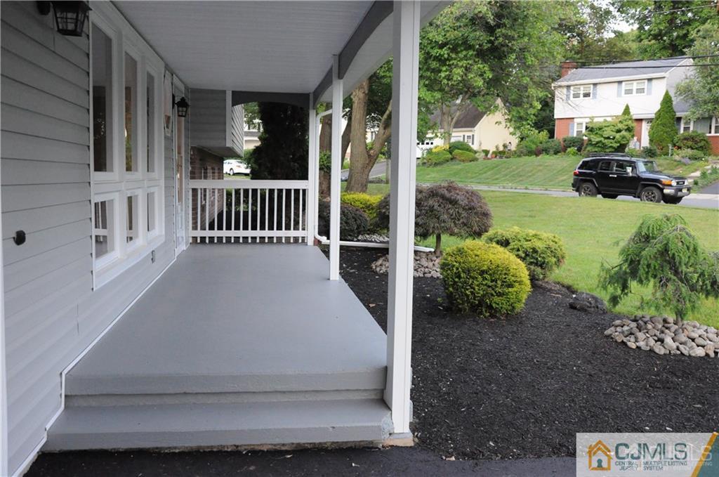 385 Gerry Road North Brunswick, NJ 08902 - Photo 4 of 20 Gallery Image 4