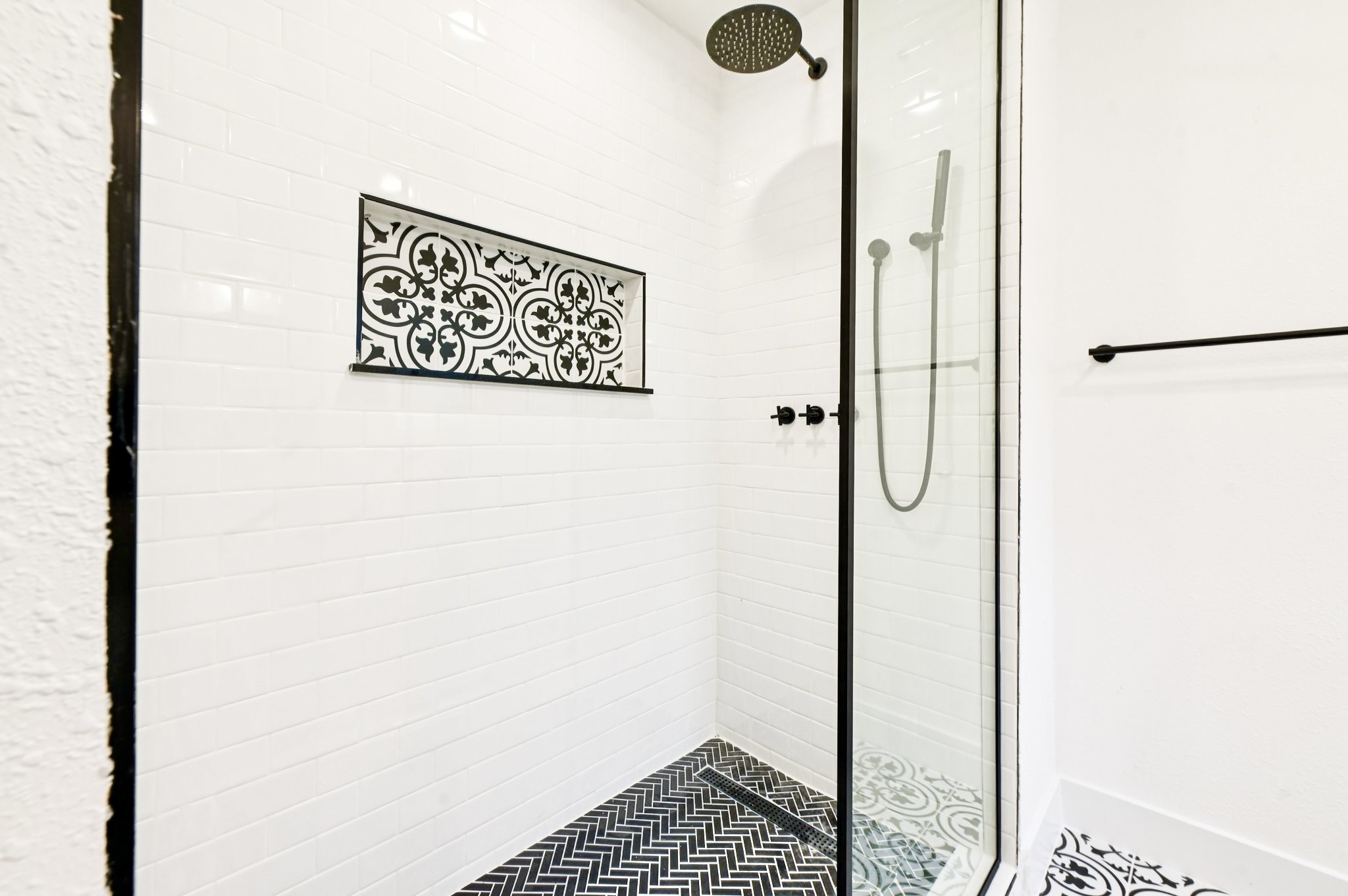 17307 Eden Court Spring, TX 77379 - Photo 25 of 43 a picture of a bathroom with a shower