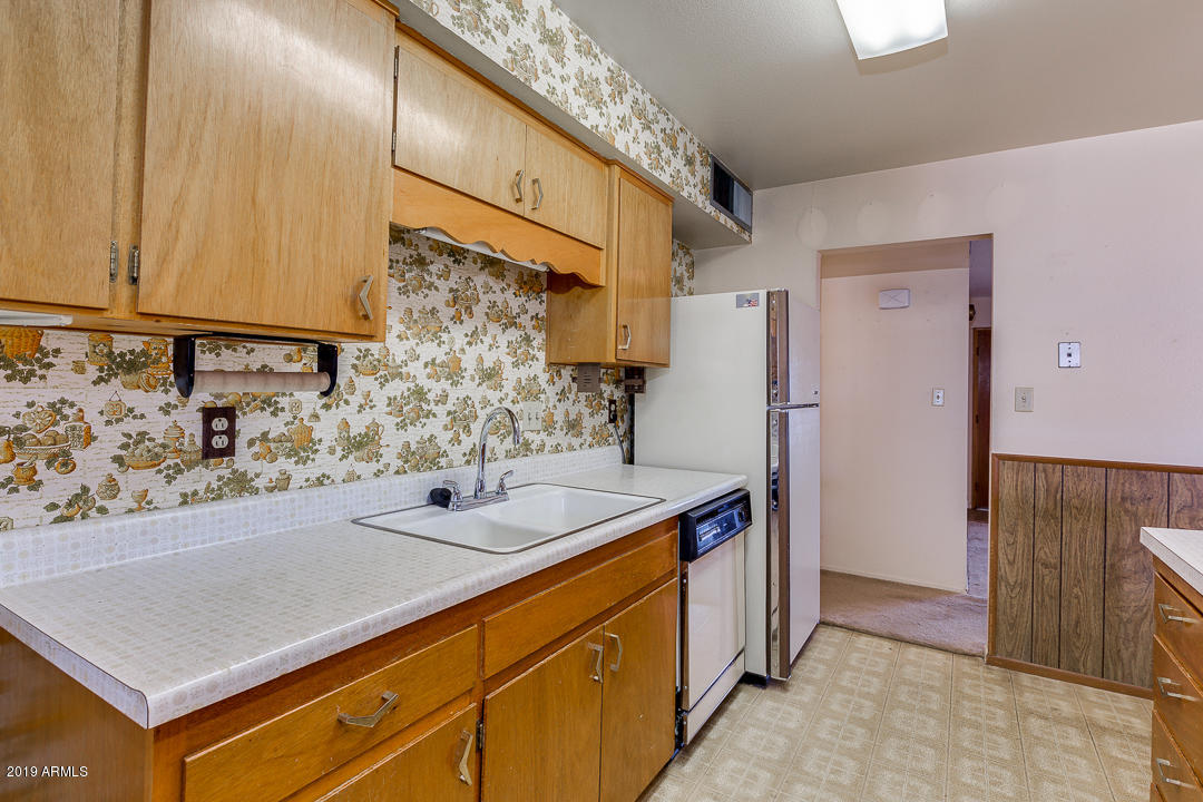 2602 West Charter Oak Road Phoenix, AZ 85029 - Photo 4 of 20 14-Charter