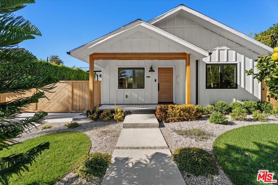 1607 S Spaulding Ave, Los Angeles CA 90019