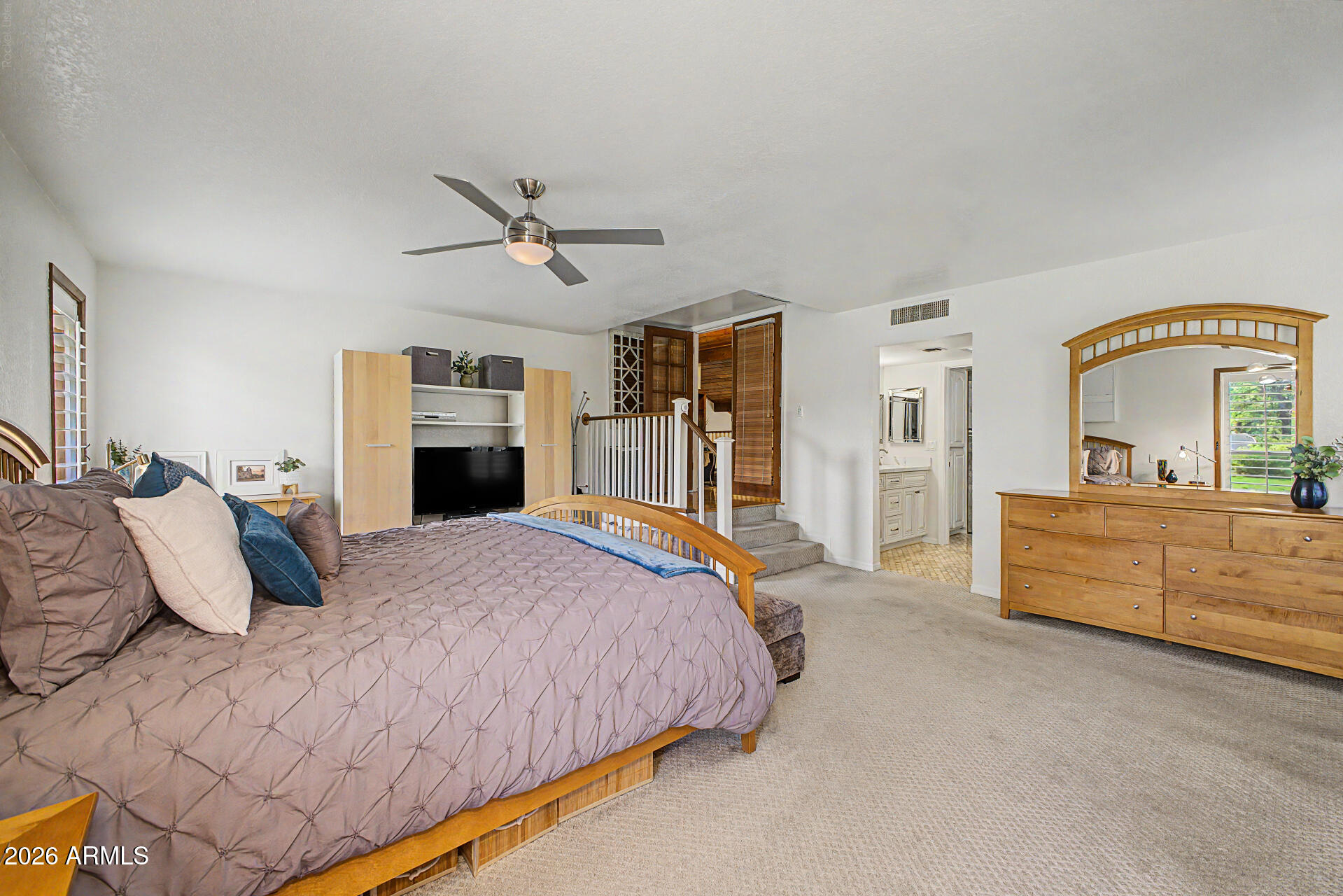 1069 East Carver Road Tempe, AZ 85284 - Photo 17 of 64 Light and bright primary room